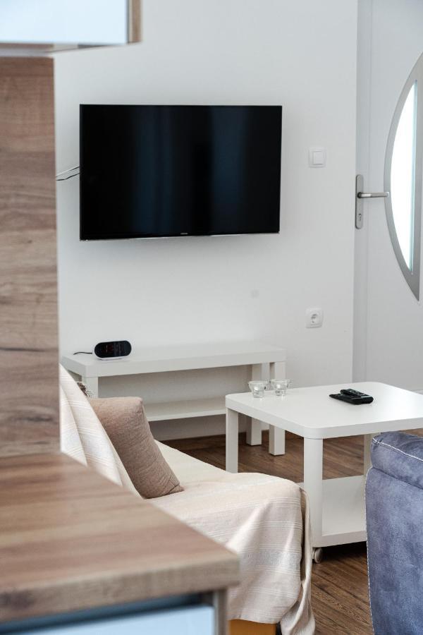 Station 22 - Brand New Apartment With A Terrace And Private Parking Vir Exterior photo